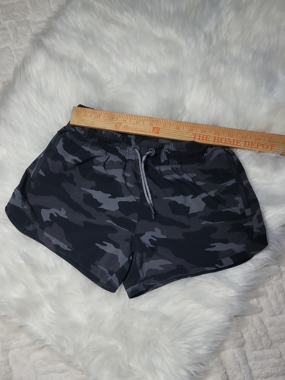 Athleta Girl Youth Girls Camo Athletic Shorts Gym Running